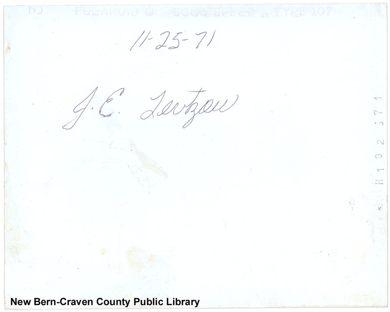 422johnsonst0002a.jpg