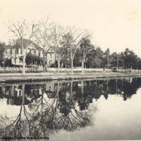 East Front Street facing the Neuse River along the 400 block.